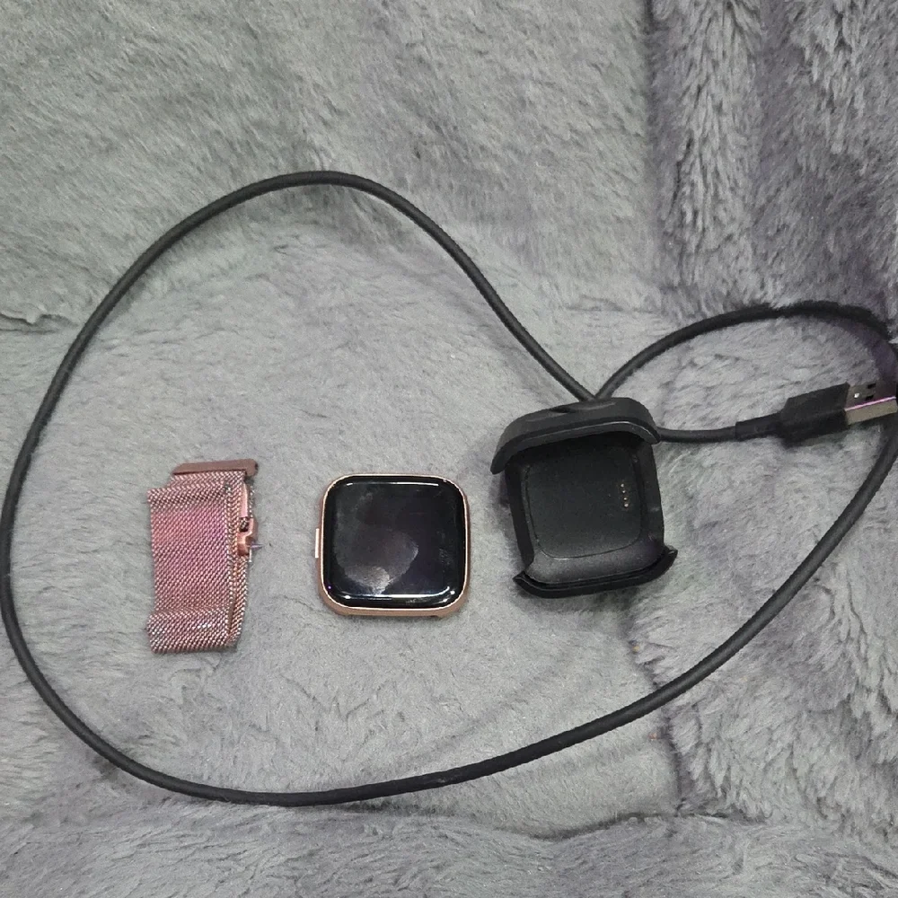 Fitbit Versa 2 with Rose Metal Band and USB Charger